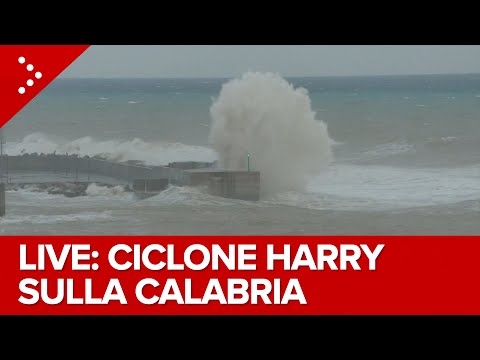 LIVE Maltempo, ciclone Harry sulla Calabria: diretta video da Catanzaro Lido