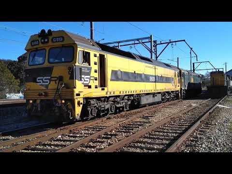 G513 & 442S5 light engine move to Chullora NSW (Newcastle).  Fri 16th Aug 2019