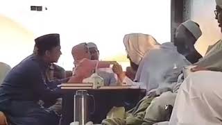 Download lagu Habib ali al jufri, ketika bertemu anak kecil maka beliau cium tngan mp3