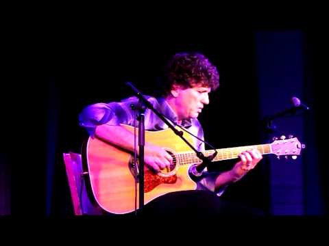 Yosi Levi performs in Tel Aviv - one of Israel's finest Guitarists!