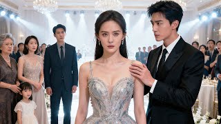 He adored his mistress, called me his gold digger. I signed the papers and left them begging 3 days！