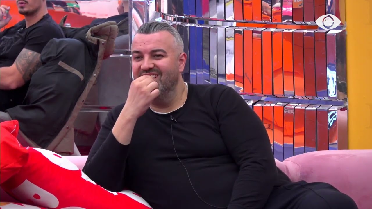 Ti çfarë niveli je?/ Rogerti debaton me Selinën: Ti je pro incestit apo jo? Do ta puthësh kunatën?