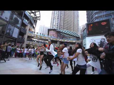 Gangnam Style Dance Flash-Mob in Kunming China (Octobre 2012) - by The Dangsters