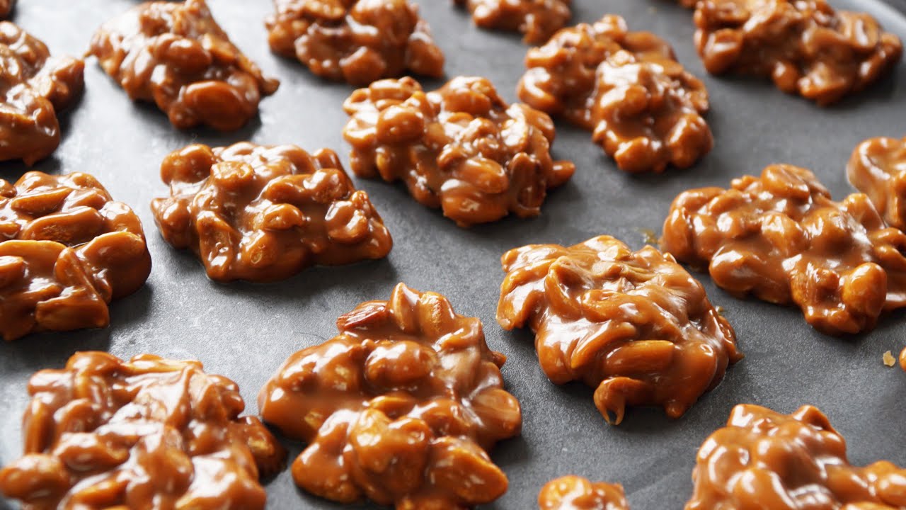 Watch Now PÉ DE MOLEQUE TRADICIONAL | SIMPLES, FÁCIL E LEVA APENAS 4 INGREDIENTES PÉ DE MOLEQUE TRADICIONAL | SIMPLES, FÁCIL E LEVA APENAS 4 INGREDIENTES