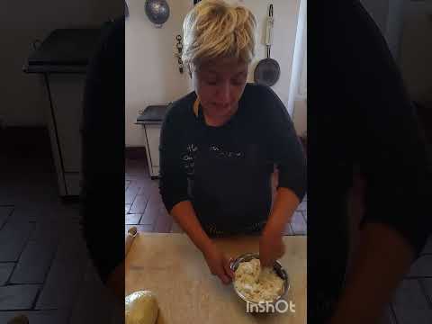 Cappelletti romagnoli ripieni di formaggio 