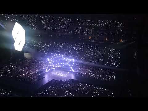 CHEN SOLO PERFORMANCE: LIGHTS OUT