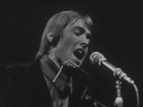 The Zipps - Walking On This Road To My Town