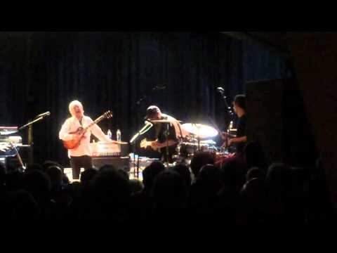 Lee Ritenour - Melvin Davis bass solo (live at Stavanger)