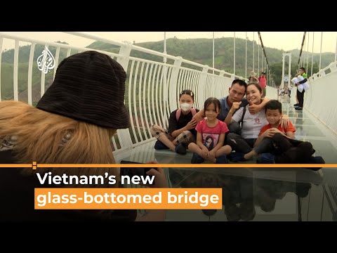 Vietnam opens new glass-bottomed bridge