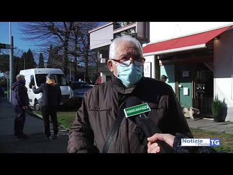 2021-01-08 PRATO - CADE DA 4 METRI MENTRE MONTA PERSIANE, GRAVISSIMO