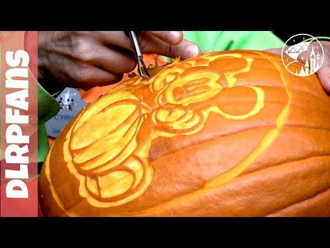 How to carve a pumpkin like a pro during Halloween 2018 at Disneyland Paris