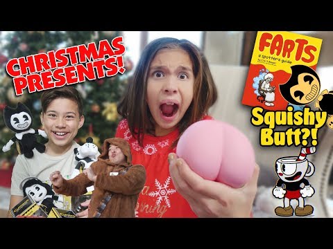 I GOT A SQUISHY BUTT FOR CHRISTMAS!!! Opening Christmas Presents! What I Got For Christmas 2017! Video