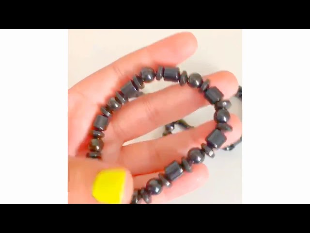 Vídeo relacionado con Pulsera de Hematita de Cobre - Pulsera de Cristal Curativo para Mujeres y Hombres, Piedra Preciosa Natural - Regalo Perfecto para el Equilibrio, la Armonía y la Sanación de Chakras (Estirable)