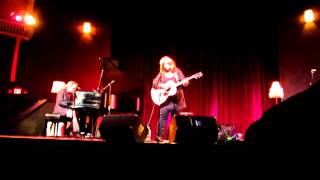 Gretchen Peters "On A Bus to St Cloud"