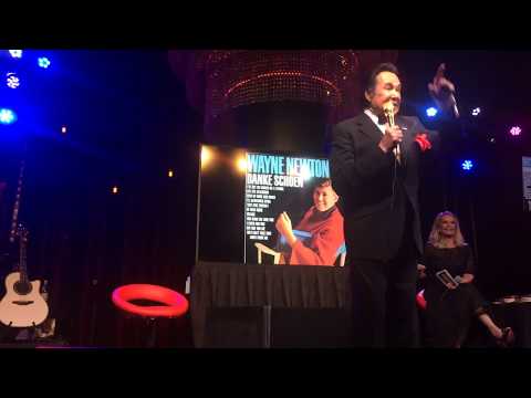 Wayne Newton performs Danke Schoen for Garry Parmett in Vegas !