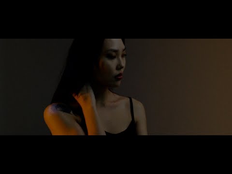 Enkhlen - Chi feat. Barkhuu (Official Lyric Video)