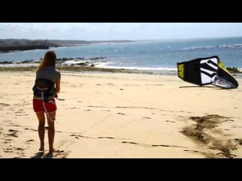 Decoller une aile seule en Kitesurf avec Fabienne d'Ortoli