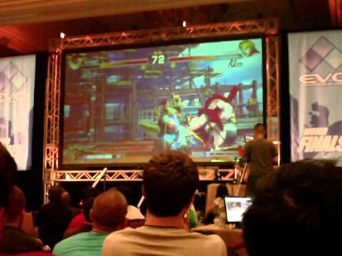 Mike Ross vs Dr.Chaos - Crowd View EVO2010