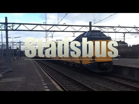Treinen op station Den Haag Centraal | Stadsbus