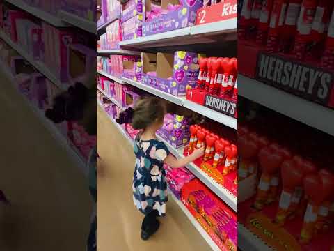 AMAZING CUTE GIRLS GOES VALENTINE’S CANDY SHOPPING AT WALMART #short #walmart #valentinesday #candy