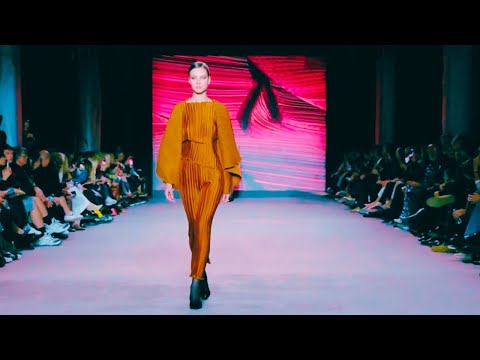 FASHION SHOW (DAPHNE VALENTE FALL WINTER 2025 COLLECTION)