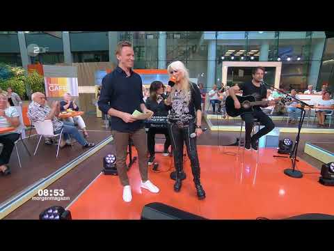 Doro Pesch singt "1000 Years" im Moma am 31.07.2018