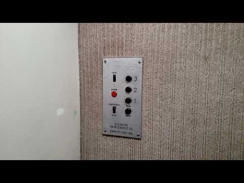 Vintage EMCO Hydraulic Elevator @ Gundersen Building, Beachwood, OH