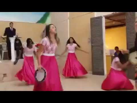 Coreografia:A muralha de Jericó Adoradores por Excelência Cantora Rejane