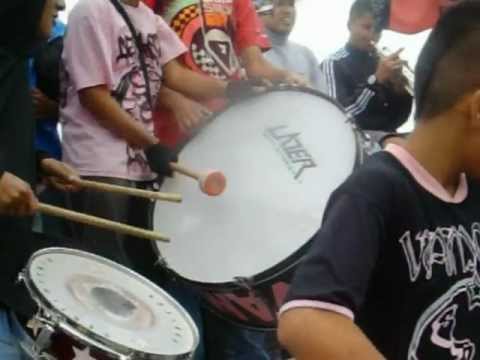 "La Juventud Rosada y Te Sigue a Donde Vas ?" Barra: Barra Popular Juventud Rosada • Club: Sport Boys • País: Peru