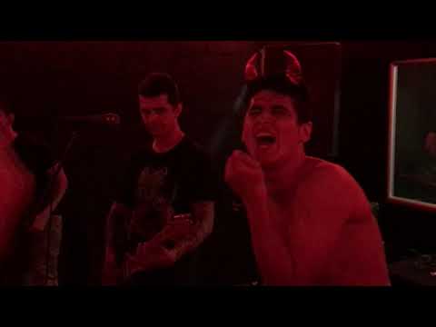 AxCxMxE  en el Happy Junkie Friends.