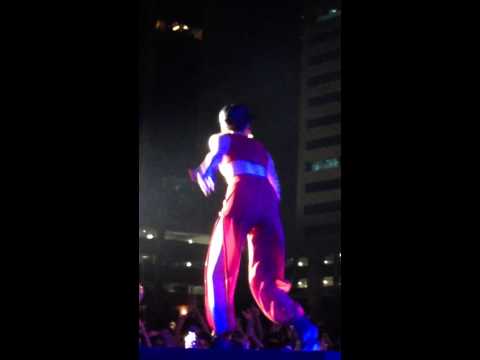 Jessie J Performing Magnetic For The First Time RedfestDXB