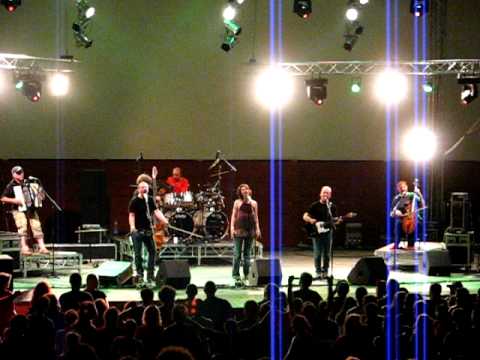 Cechomor performs Pivničková