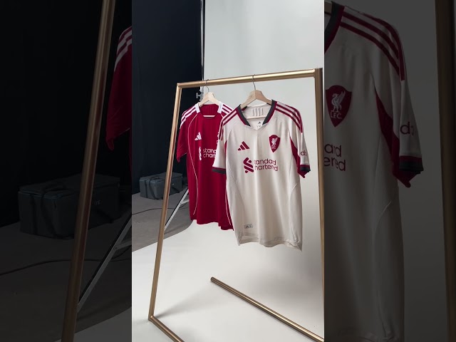 Vídeo relacionado con Liverpool Football LiverBird - Sudadera con capucha para hombre, color negro, Negro, L