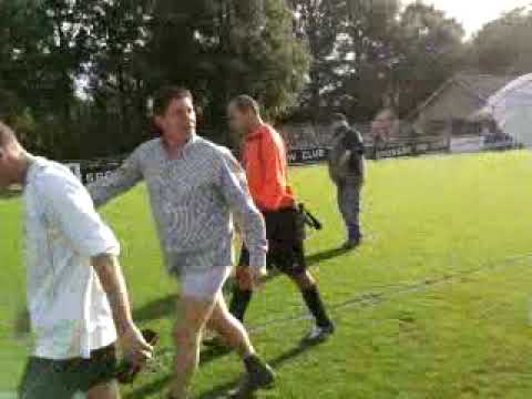 vv sab trainer Jac Beusenberg in onderbroek