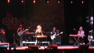 Cyndi Lauper performs Who Let In the Rain