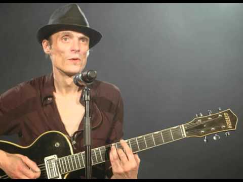 Les Habitants Du Feu Rouge - Mano Solo
