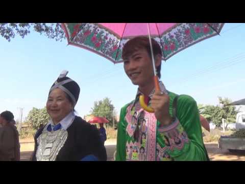 Tsim Ntuj Yaj Hais Kwv Txhiaj Nrog Hluas Nkauj Hmoob Mekas