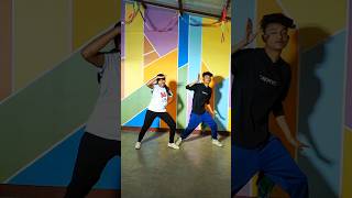 Download lagu Lat Lag Gayee 😱Lyrical  Dance🥵 #Short#discodancehouse#hotgirls mp3