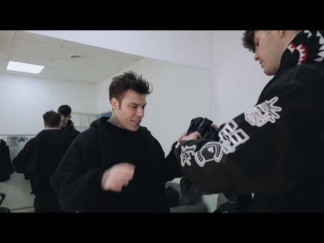 FEDEZ & MARCO MASINI - MALE NECESSARIO Video ansehen