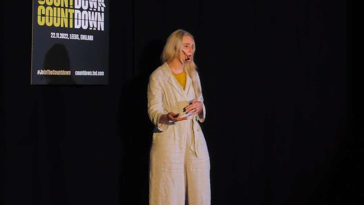 Sustainable clothing | Harriet Wadsworth | TEDxLeedsBeckettUniversity