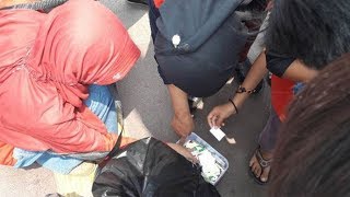 Hari Terakhir Asian Games 2018, Pedagang Bandana dan Stiker di GBK Banjir Rezeki