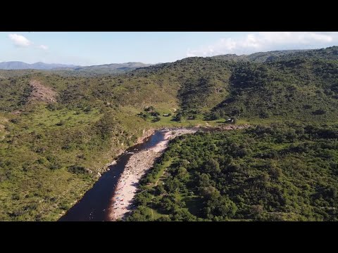 ENCONTRÉ un ERMITAÑO que VIVE en una CARPA en la mejor playa de Córdoba | Playa de los Hippies