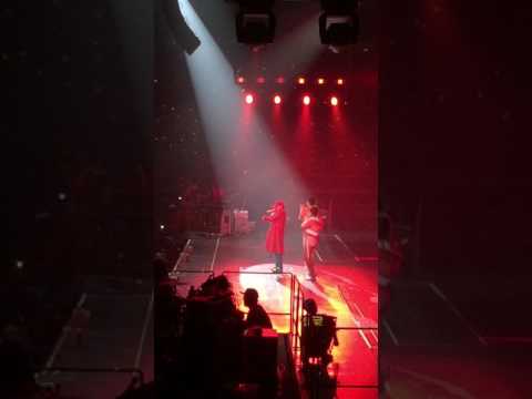 170625 MOTTE @ Singapore G-Dragon Middle Fingers Up