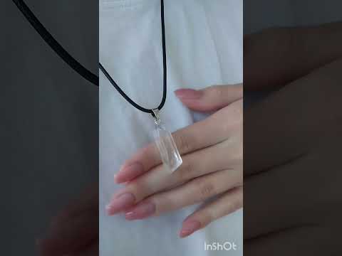 Подарок парню, девушке - кулон Горный хрусталь натуральный камень в природной форме на брелке в коробочке - фото 1 - id-p1866216341