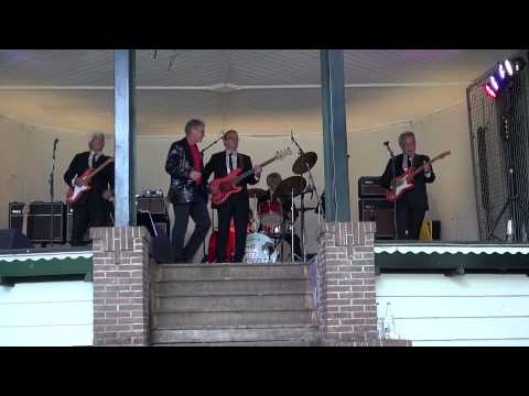 The Red Strats - "D" in love