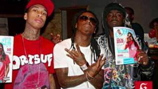 Lil Wayne- Let The Beat Build (wit Lyrics)