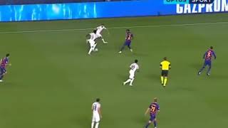 Alphonso DAVIS Humilla a Leo Messi, Vidal y Semedo en una misma jugada
