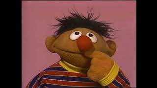 Classic Sesame Street - Ernie Touch Your Face Seas