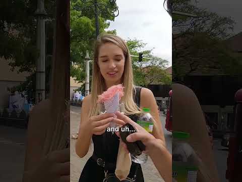 Sri Lankan sells us Candy in Kandy!