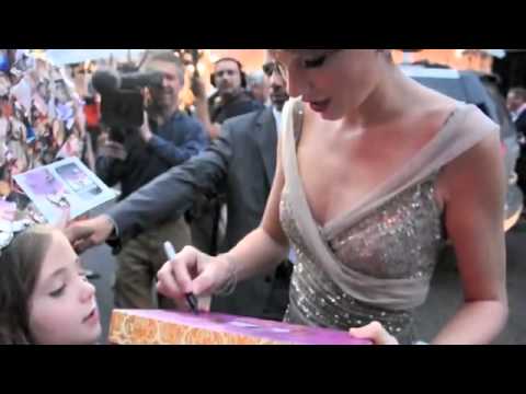 Taylor Swift  at the AMC 2011 .flv